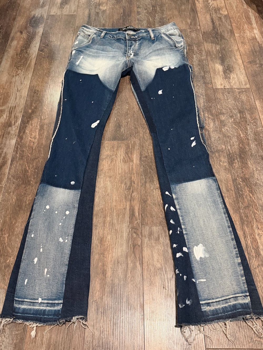 Men's Patchwork Skinny Jeans with Paint-Splatter - Blue